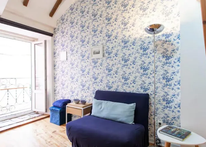 Alfama Ii, Eco-Penthouse With French Balcony