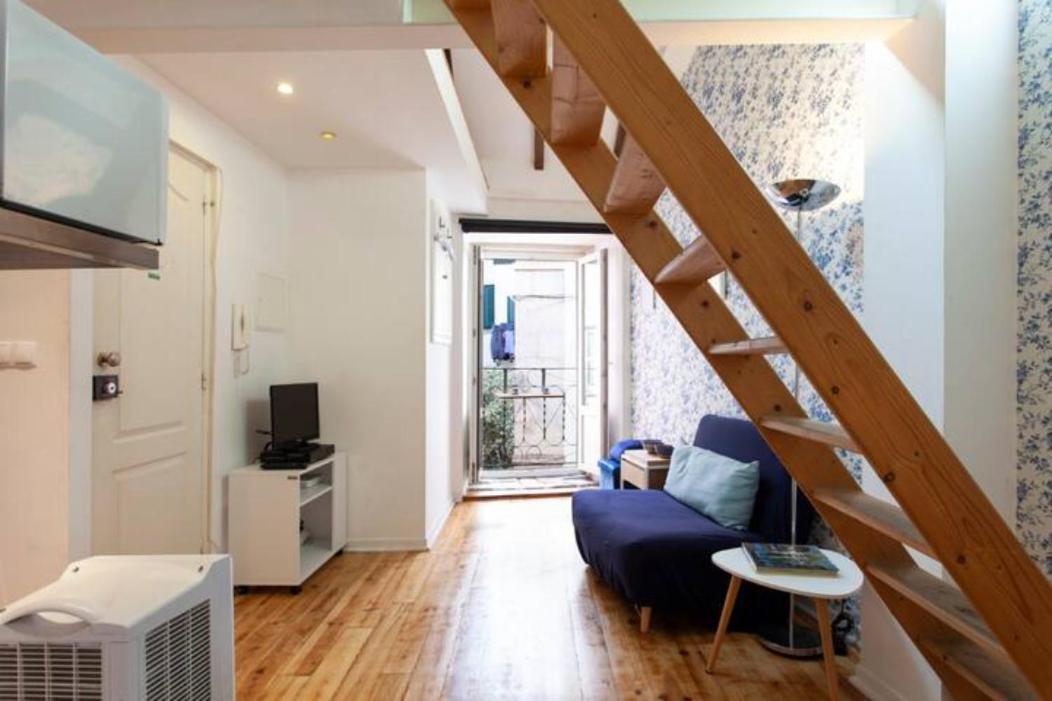 Alfama Ii, Eco-penthouse With French Balcony Lisbon
